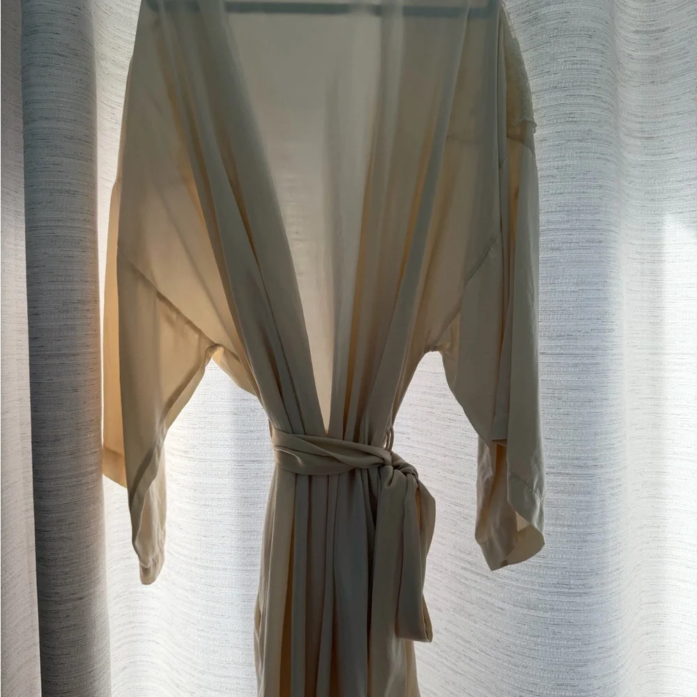 Valentino Cream Lace-Accented Robe - Picture 3 of 6